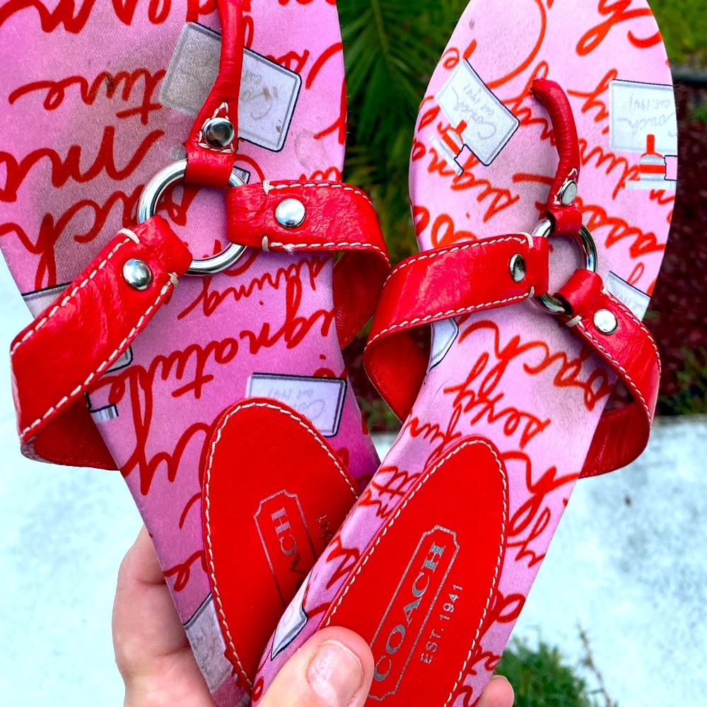 SIGNATURE COACH FLIP FLOPS
